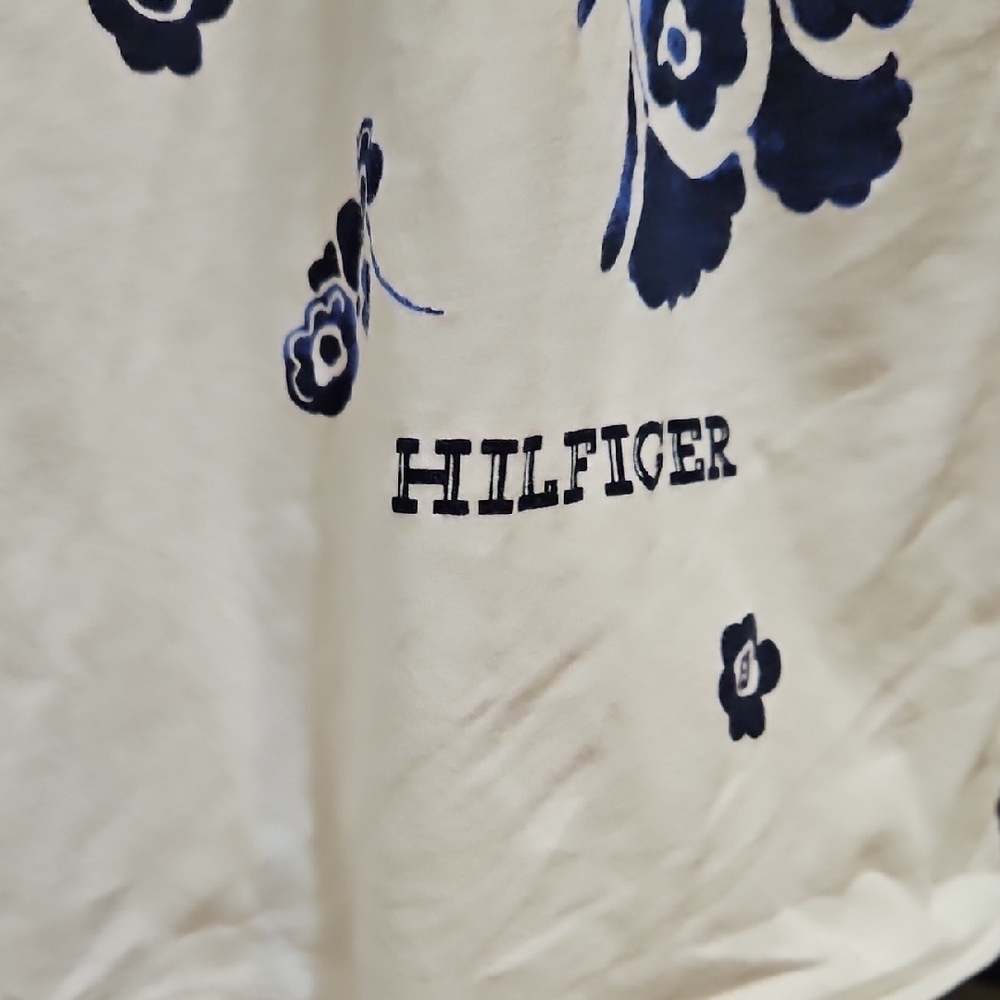 Tommy Hilfiger White Tee with Navy Floral Motif - Short Sleeve - Picture 6 of 10